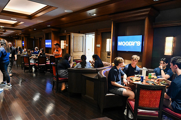 Moodys-9580