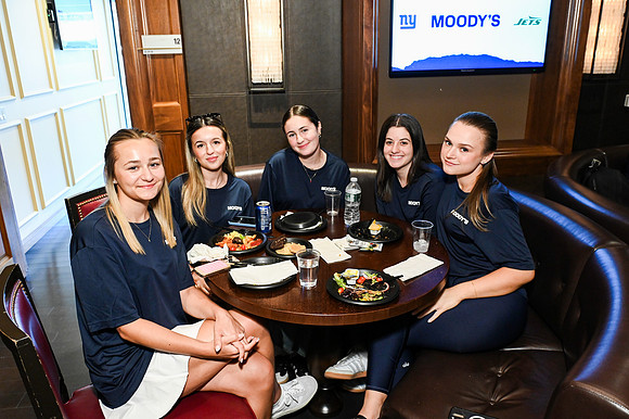 Moodys-9583