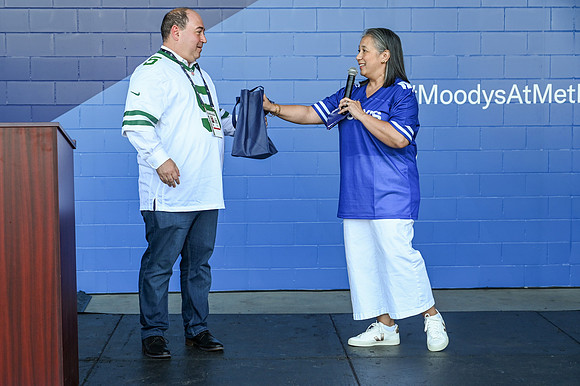 Moodys-3830
