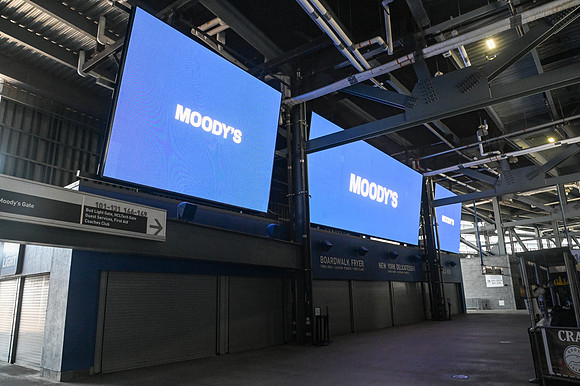 Moodys-4144