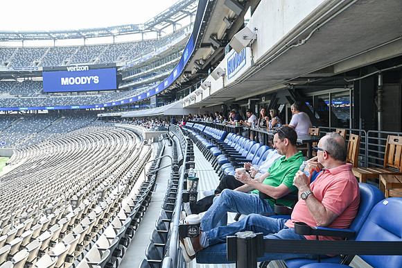 Moodys-4122