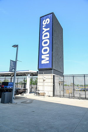 Moodys-24
