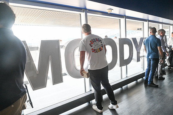 Moodys-4150