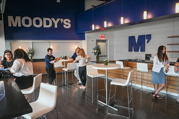 Moodys-4245
