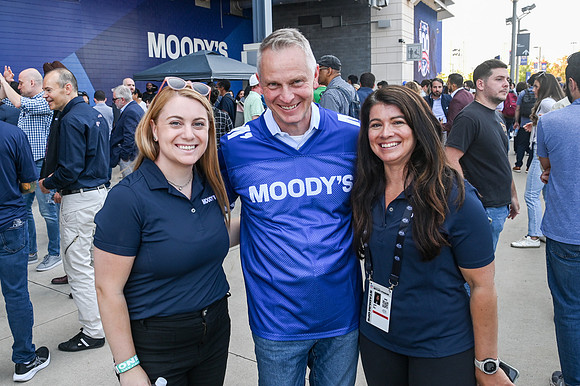 Moodys-3753