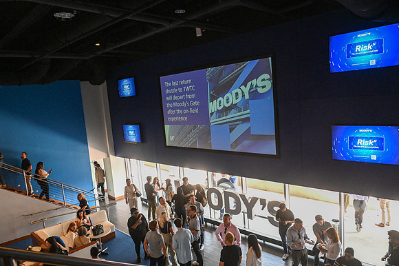 Moodys-4172